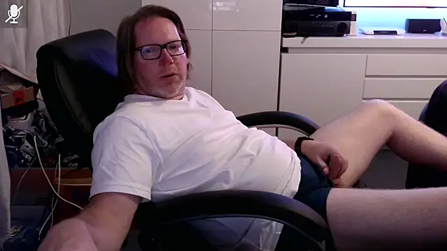 Snapshot of VSteph chatting on September 23, 2025, 8:23 pm VSteph online show from September 23, 2025, 8:23 pm