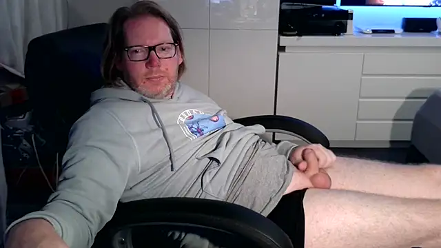 Snapshot of VSteph chatting on October 4, 2025, 1:03 am VSteph online show from October 4, 2025, 1:03 am