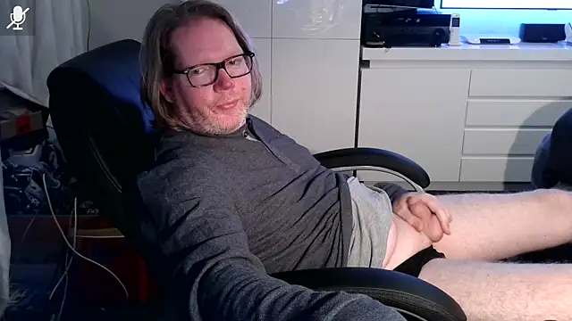 Snapshot of VSteph chatting on October 6, 2025, 7:11 pm VSteph online show from October 6, 2025, 7:11 pm