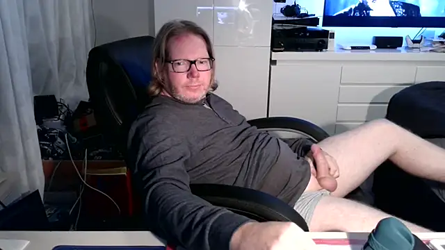 Snapshot of VSteph chatting on October 17, 2025, 7:49 pm VSteph online show from October 17, 2025, 7:49 pm