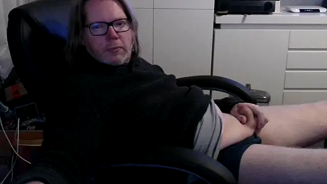 VSteph online show from December 18, 2025, 11:00 pm