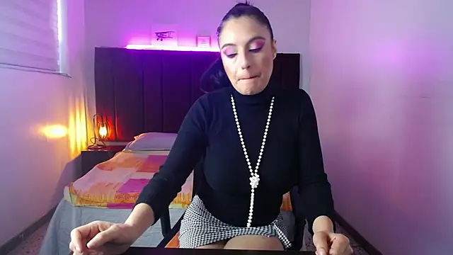 Zuzana21 online show from December 11, 2024, 1:06 pm