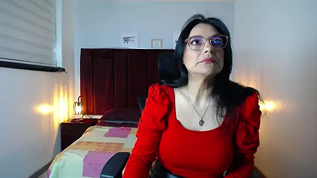 Zuzana21 online show from December 18, 2024, 1:02 pm