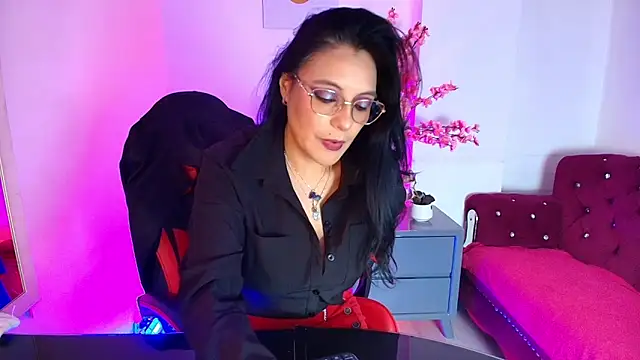 Zuzana21 online show from June 18, 2026, 1:04 pm