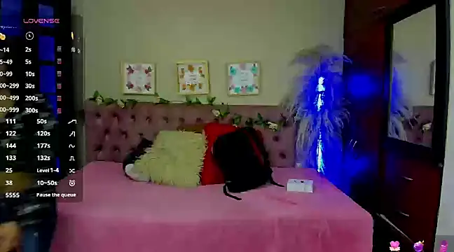 Snapshot of Lia_Keen chatting on December 24, 2024, 8:16 pm Lia Keen online show from December 24, 2024, 8:16 pm