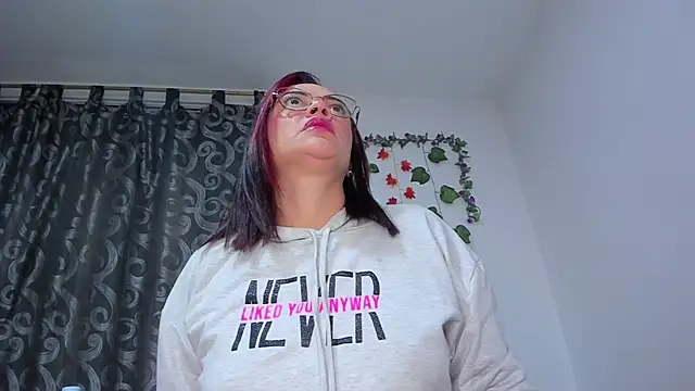 nicollee18 online show from December 13, 2024, 10:08 am