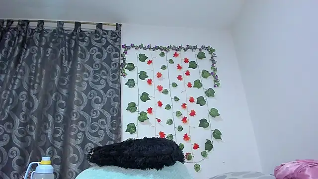 nicollee18 online show from December 16, 2024, 10:08 am