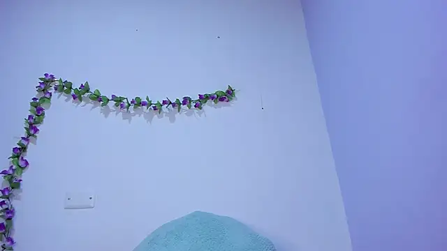 nicollee18 online show from January 31, 2025, 9:27 am