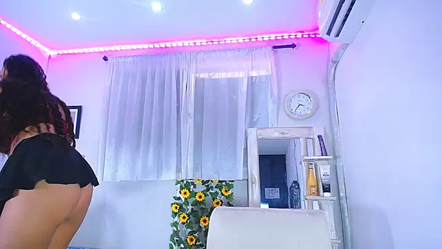 Snapshot of Isis_queen1 chatting on December 31, 2024, 6:24 pm Isis queen1 online show from December 31, 2024, 6:24 pm