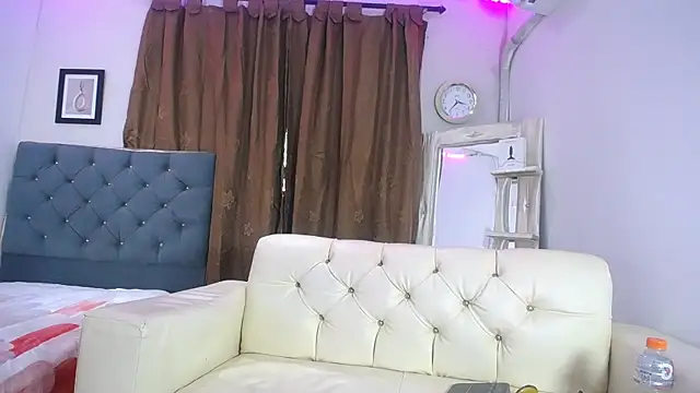 Snapshot of Isis_queen1 chatting on February 9, 2025, 9:49 pm Isis queen1 online show from February 9, 2025, 9:49 pm