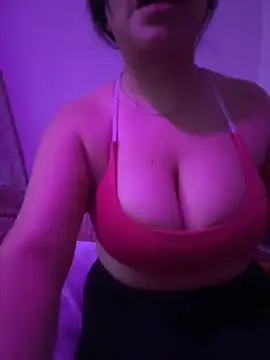 Snapshot of hannahcdmx chatting on June 30, 2026, 12:33 am hannahcdmx online show from June 30, 2026, 12:33 am