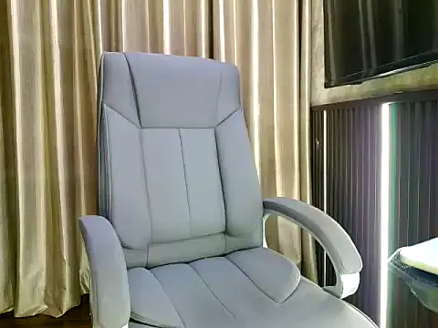 fabdemira online show from October 3, 2025, 3:31 pm