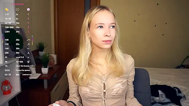 LynetBurby online show from October 21, 2025, 3:35 pm