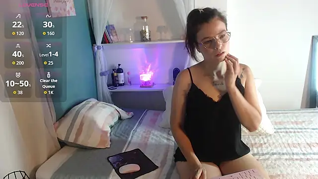 Snapshot of Mily_Miley chatting on January 31, 2026, 11:03 pm Mily Miley online show from January 31, 2026, 11:03 pm