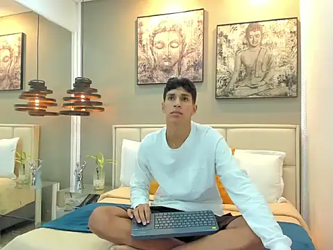 kieran derek online show from October 29, 2025, 3:31 am