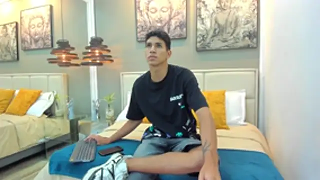 kieran derek online show from November 7, 2025, 3:06 am