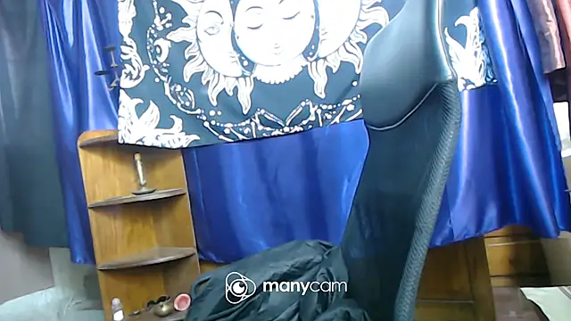 Snapshot of liriomilf chatting on March 19, 2026, 6:34 pm liriomilf online show from March 19, 2026, 6:34 pm