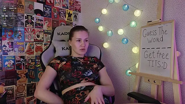 LittleLeen online show from December 10, 2024, 8:27 pm