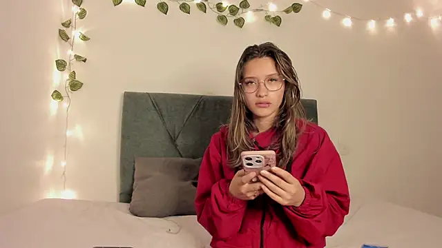 Snapshot of Gabby_and_Alice chatting on March 16, 2025, 11:36 pm Gabby and Alice online show from March 16, 2025, 11:36 pm