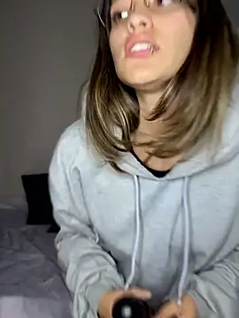 Snapshot of Gabby_and_Alice chatting on October 4, 2025, 1:03 am Gabby and Alice online show from October 4, 2025, 1:03 am