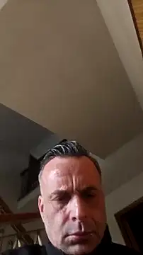 Gianlucazeis online show from March 19, 2026, 12:31 pm