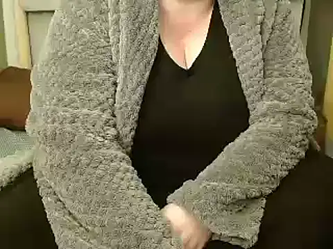 Snapshot of MarthaBriest chatting on January 6, 2025, 7:20 am MarthaBriest online show from January 6, 2025, 7:20 am