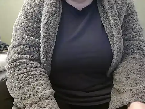 Snapshot of MarthaBriest chatting on January 19, 2025, 8:18 am MarthaBriest online show from January 19, 2025, 8:18 am