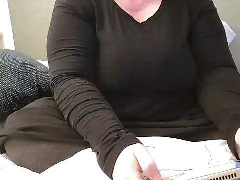 Snapshot of MarthaBriest chatting on January 23, 2025, 11:15 am MarthaBriest online show from January 23, 2025, 11:15 am