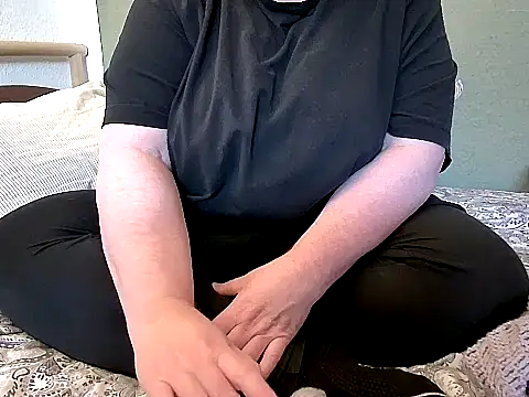 MarthaBriest online show from June 10, 2026, 6:40 pm
