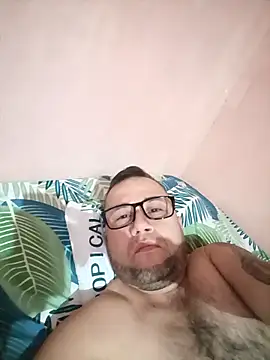 Snapshot of very2_sexy chatting on December 23, 2025, 1:47 am very2 sexy online show from December 23, 2025, 1:47 am