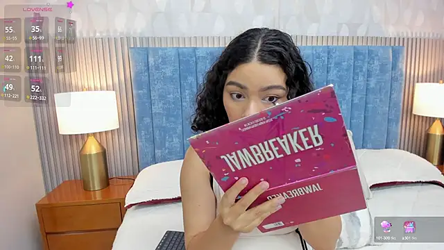 Snapshot of pretty_sunlight_ chatting on November 2, 2025, 2:03 am pretty sunlight online show from November 2, 2025, 2:03 am