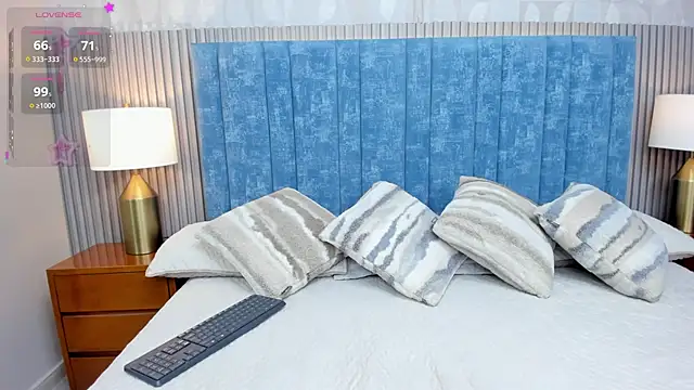 Snapshot of pretty_sunlight_ chatting on November 9, 2025, 1:37 am pretty sunlight online show from November 9, 2025, 1:37 am