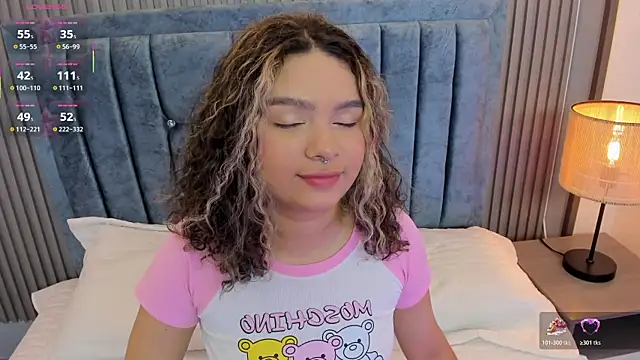 pretty sunlight  online show from May 7, 2026, 9:42 pm