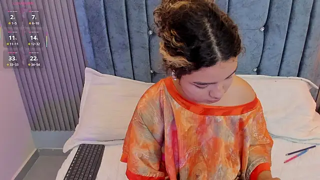 Snapshot of pretty_sunlight_ chatting on July 18, 2026, 9:29 pm pretty sunlight online show from July 18, 2026, 9:29 pm