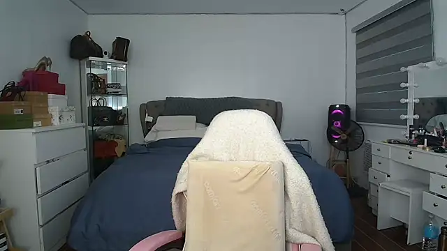 Snapshot of aya_saki chatting on November 5, 2025, 8:36 am aya saki online show from November 5, 2025, 8:36 am