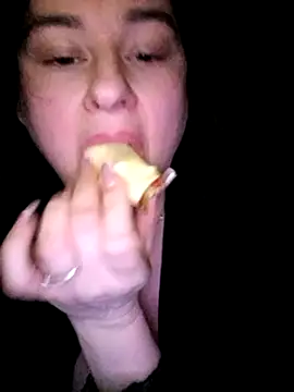 Snapshot of YuliannaFox chatting on March 22, 2025, 10:37 pm YuliannaFox online show from March 22, 2025, 10:37 pm