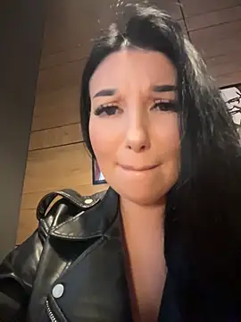 Tisha Busty online show from May 6, 2026, 1:49 pm