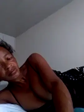 Snapshot of sweets_80 chatting on October 17, 2025, 3:42 am sweets 80 online show from October 17, 2025, 3:42 am