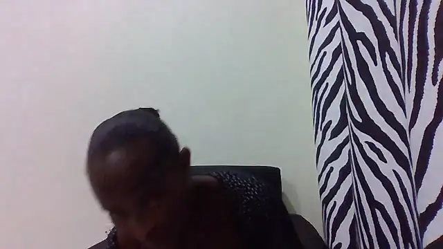 Snapshot of sweets_80 chatting on June 1, 2026, 6:20 pm sweets 80 online show from June 1, 2026, 6:20 pm