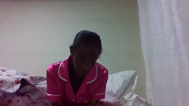 Snapshot of sweets_80 chatting on June 25, 2026, 4:44 pm sweets 80 online show from June 25, 2026, 4:44 pm