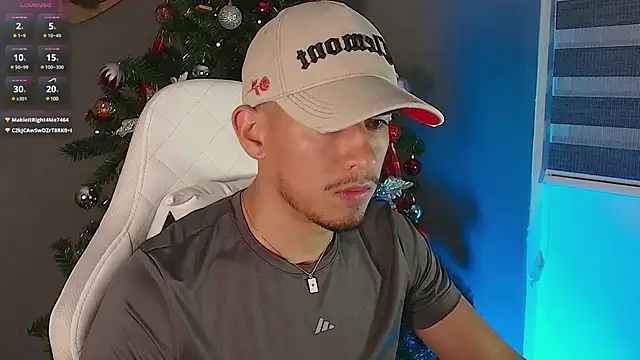Aaronfox x online show from December 7, 2024, 5:59 am