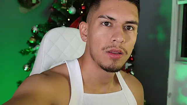 Aaronfox x online show from December 11, 2024, 3:24 am
