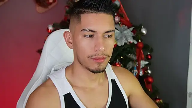 Aaronfox x online show from December 13, 2024, 2:10 am
