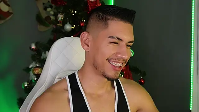 Aaronfox x online show from December 14, 2024, 11:23 pm