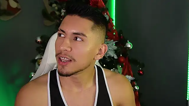 Aaronfox x online show from December 15, 2024, 2:30 am