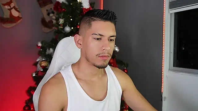 Aaronfox x online show from December 15, 2024, 11:31 pm