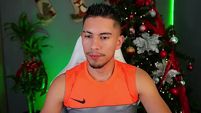Aaronfox x online show from December 16, 2024, 11:18 pm