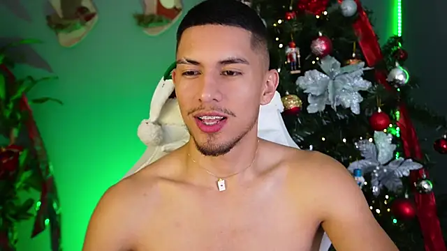 Aaronfox x online show from December 20, 2024, 7:22 am