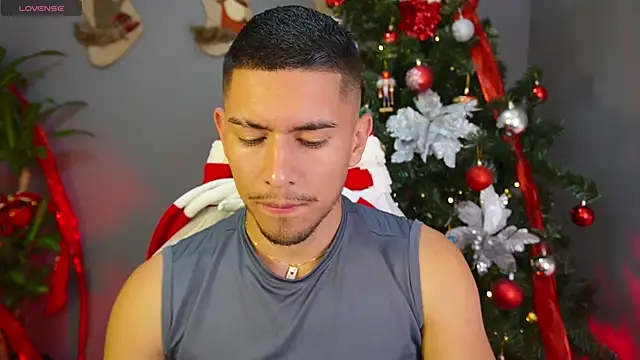 Aaronfox x online show from December 23, 2024, 1:29 am