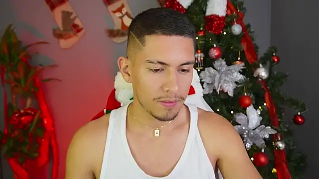 Aaronfox x online show from December 24, 2024, 3:05 am
